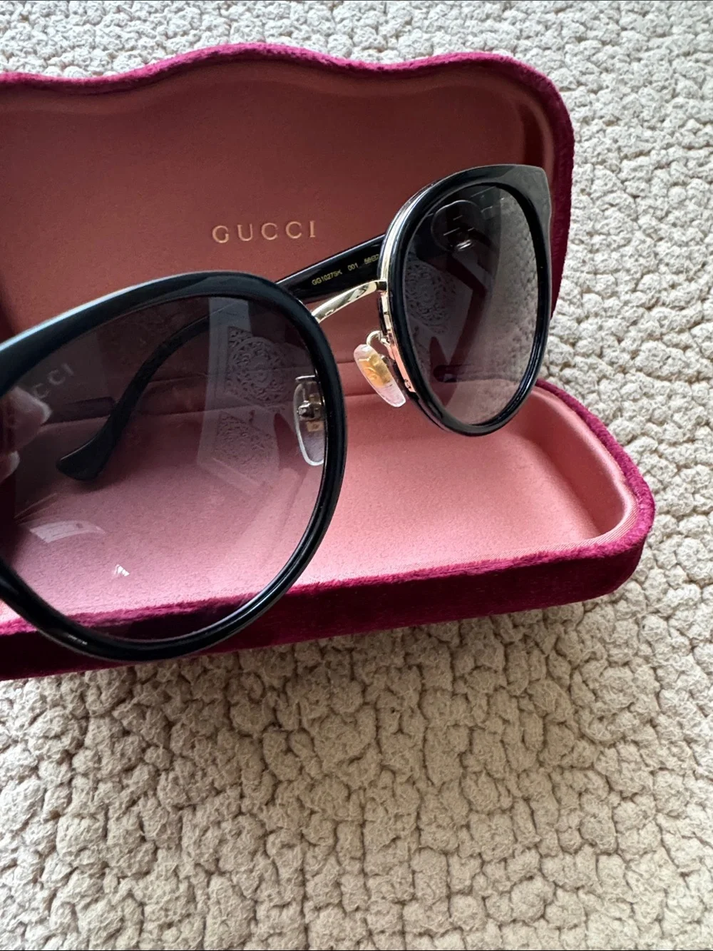 Gucci Women's Black Sunglasses with Burgundy Velvet Case and Pouch